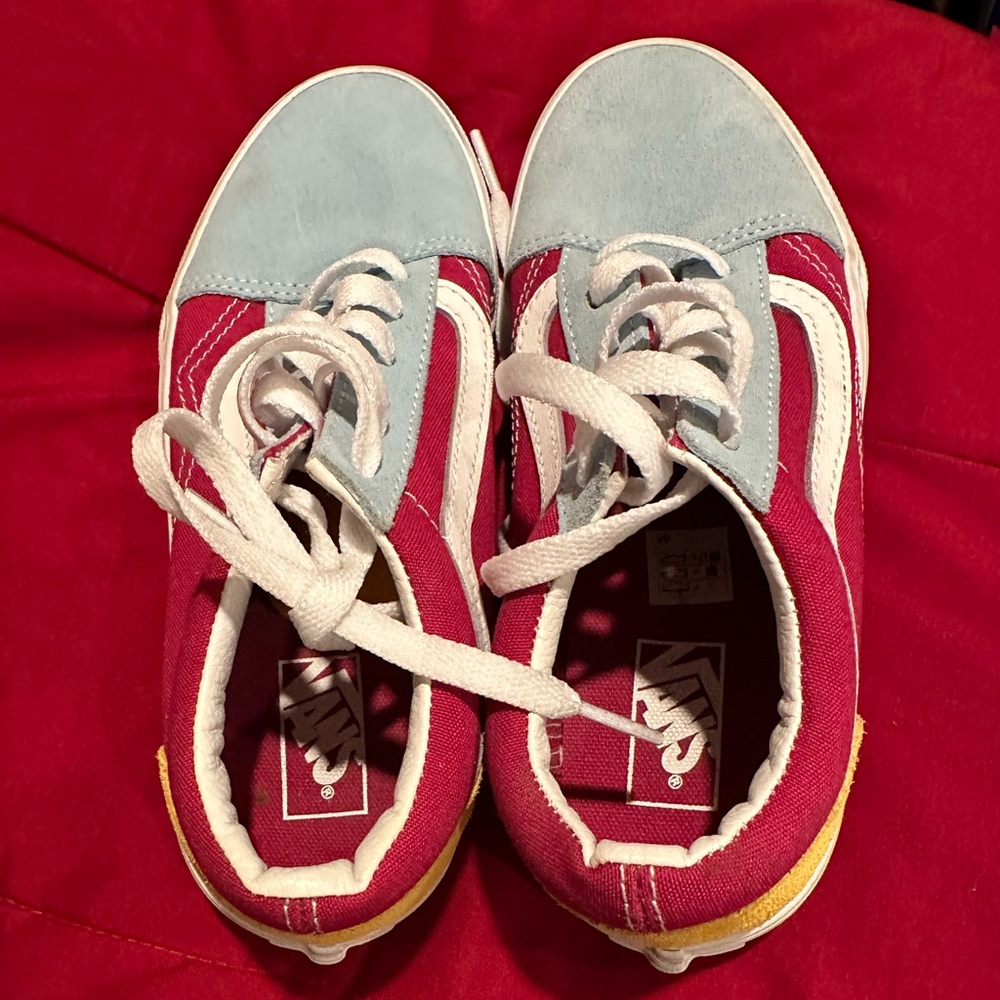 VANS SNEAKERS 👟 Size 3 Kids🫶🏼